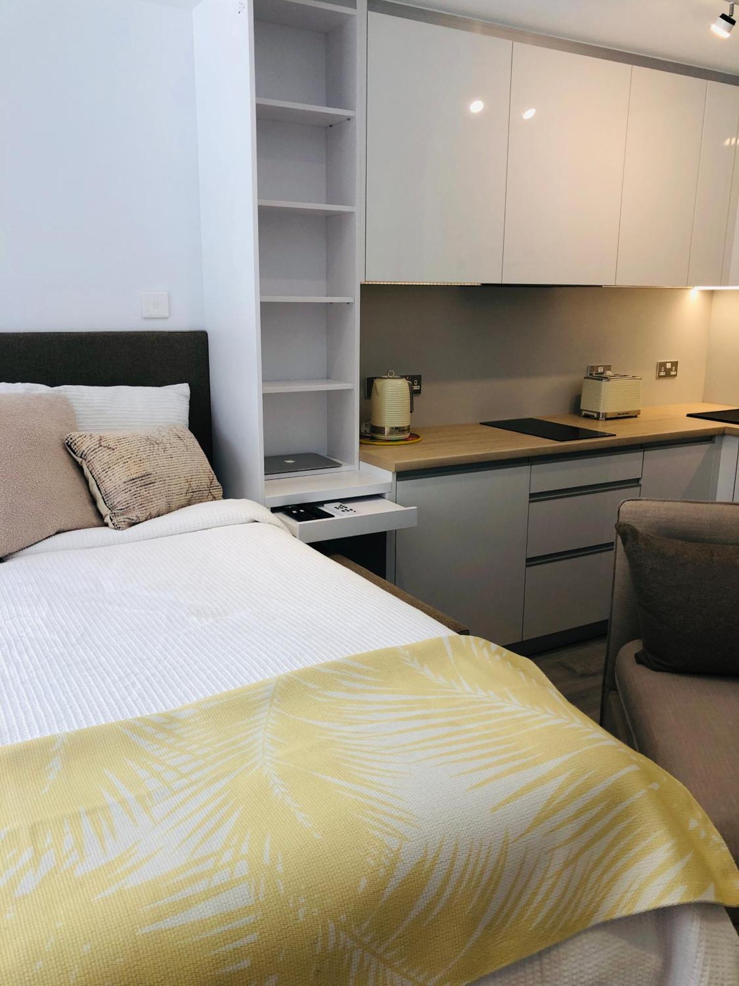 Cp High Floor Luxury Studio Sleeps 3 Gibraltar Exterior foto