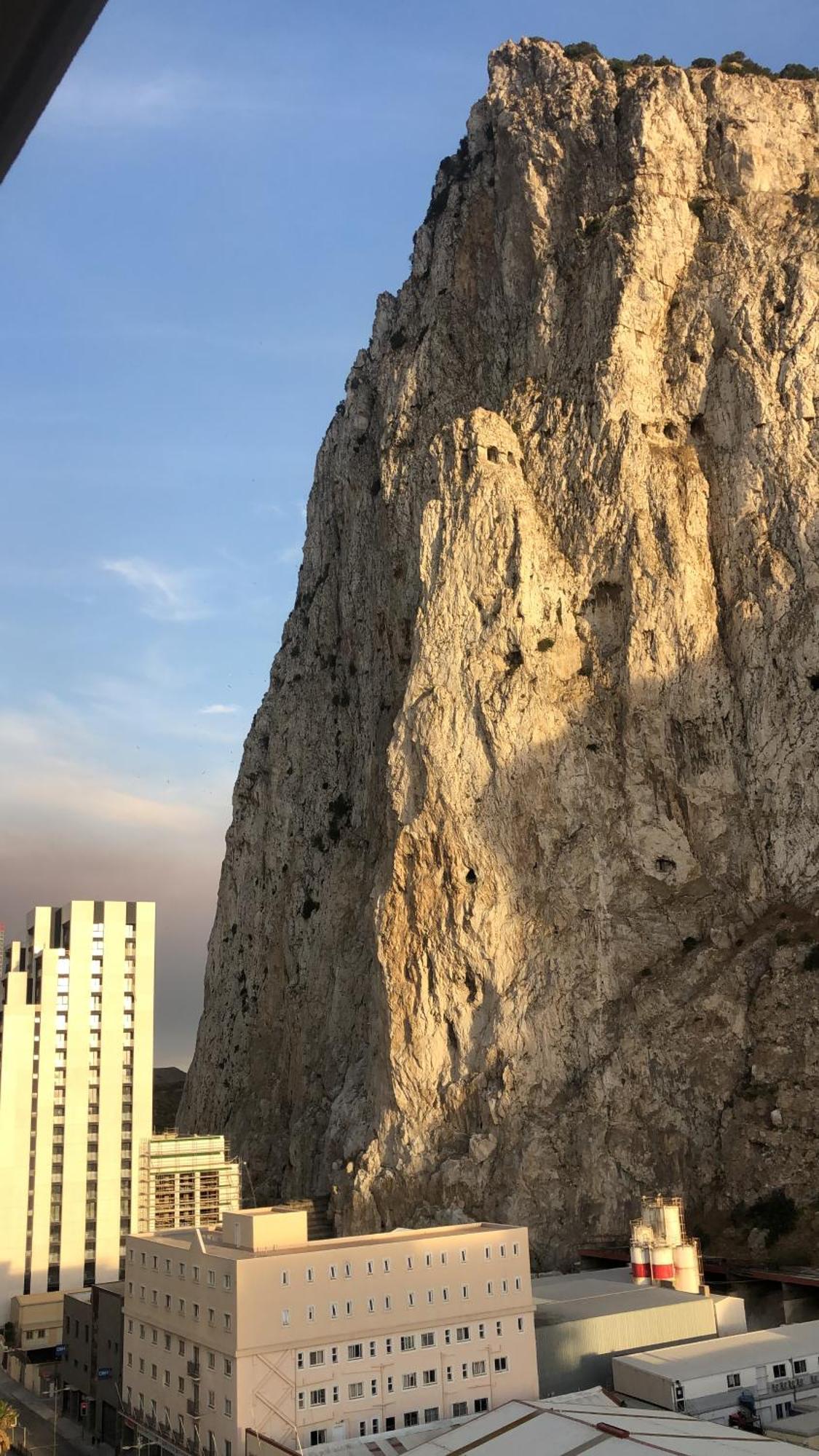 Cp High Floor Luxury Studio Sleeps 3 Gibraltar Exterior foto